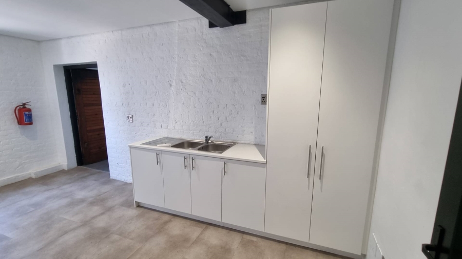 To Let Commercial Property for Rent in Woodstock Western Cape